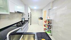 Blk 818 Woodlands Street 82 (Woodlands), HDB Executive #571791501